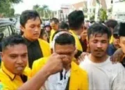 Aksi Demo Mahasiswa UNILAK Berakhir Dengan Darah