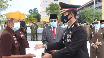 Kapolres Inhil Bersama Forkopimda Melaksanakan Ziarah Makam Pahlawan