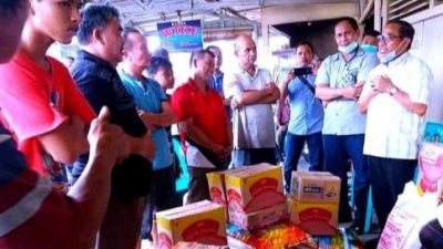 Pasangan Aroli Nomor Urut 04, Sambangi Keluarga Korban Kebakaran Di Idanogawo.