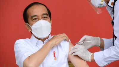 Presiden Jokowi Menerima Vaksin Covid-19 Perdana