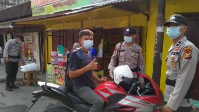 Mendukung Program Kerja 100 Hari Kapolri, Polres Inhil dan Jajaran Membagikan Masker Secara Serempak