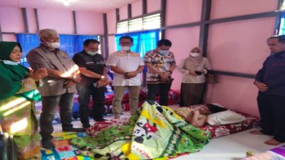 Ketua DPRD dan Fraksi Golkar Inhil Kunjungi Pondok Lansia