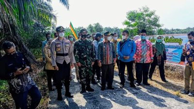 Danramil Dampingi Wabup Bengkalis dalam Acara Panen Raya di Desa Sungai Siput