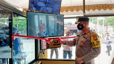 Kapolresta Resmikan Pemakaian Vidio Interkom Tahanan Polsek Lima Puluh