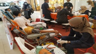 Aksi Sosial BEM Sekolah Tinggi Se-Pekanbaru dan PMI Mengadakan Donor Darah di Mall SKA Dalam Rangka Menyambut Bulan Suci Ramadhan