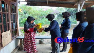 Srikandi Squad-01 Polres Merangin Bagi Sembako Dalam Rangka HUT Kartini