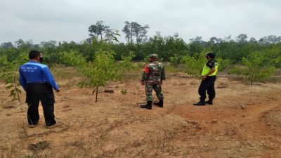 Hari Ke 11 Ramadhan, TNI Kodim 0303/Bengkalis Melalui Babinsa Koramil 09/Minas bersama MPA gelar Patroli Karhutla di Kampung Lubuk Jering
