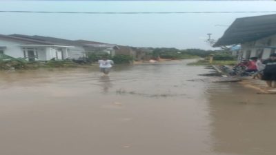 Kembali di Landa banjir Perumahan Warga Pipa Gas Jalan Naga Pangkalan kerinci