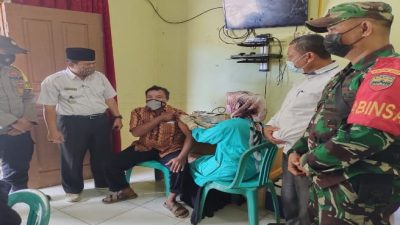 Camat Bandar Petalangan Monitoring Pelaksanaan Suntik Vaksin Massal Di desa Lubuk Keranji Timur