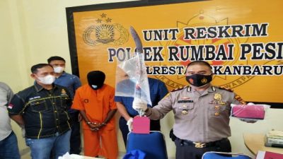Polsek Rumbai Pesisir Gelar Konferensi Pers Kasus Pembunuhan Berencana