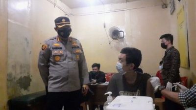 Kapolresta Pekanbaru Lakukan Pengecekan Vaksinasi yang di Berikan Kepada 148 Orang Tahanan