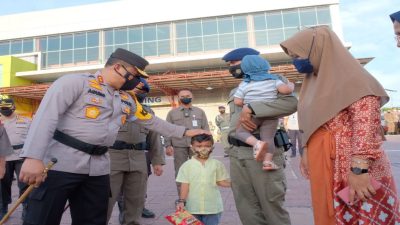 Lepas Keberangkatan Pasukan BKO Papua, Irjen Agung Setya : Selalu Waspada Potensi Ancaman