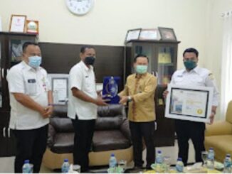 Penyerahan piagam penghargaan BKN Award 2021ini diserahkan oleh kepala BKN melalui kepala kanreg BKN Aceh Ojak Murdani,S.Sos.M.AP Kepada Bupati Aceh timur H. Hasballah Bin H.M .Thaib,SH