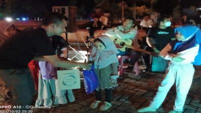 Genap 1 Bulan Lapak Depow Amoi dan Nii Kutchen Bakery Bagi Seperangkat Alat Sholat dan Al-Qur’an