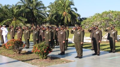 Jelang HUT TNI ke-76, Personel TNI di Wilayah Kodim 0104/Atim Ziarah Nasional ke TMP Kota Langsa