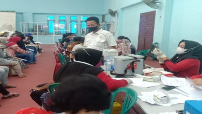 Kadin Inhil Laksanakan Vaksinasi Dosis Kedua bagi Mahasiswa dan Masyarakat