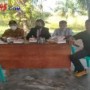 Ket : Lurah Kelurahan Tuah Negeri lakukan mediasi ke 3 kali untuk penyelesaian terkait tanah Almarhum Sodin dapat selesai dengan baik (foto/KEND ZAI)