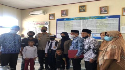 Akhirnya Nabil Ardiansyah Bocah Pemulung Diantar Sekolah di SMP 1 Merangin Oleh Kapolres Merangin