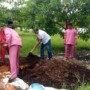 Ketua Komisi I DPRD Bengkalis Zuandi.S.Pi menanam Porang anak-anak Panti Asuhan Alfajar (Foto/Istimewa)