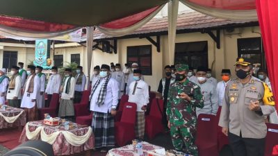 Kapolres Merangin Menghadiri Upacara Hari Santri di Halaman Kantor Bupati Merangin