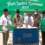 Ket : penandatanganan MOU KTA Santri Tani bersama Bank Riau dengan pemberian secara simbolik KTA Santri Tani oleh Kepala Regional Micro Banking BRI Kepada Ketua Umum DPP Santri Tani Indonesia (foto/KEND ZAI)