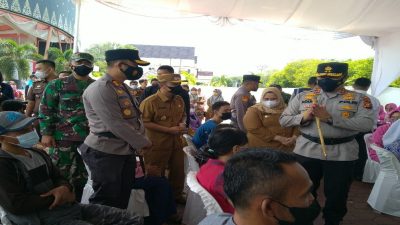 Irjen Pol Agung Setya Iman Effendi Sapa Langsung Peserta Vaksinasi Kompak Bengkalis