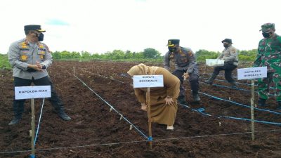 Usai Peluncuran BSR dan Tinjau Vaksinasi Kompak, Kapolda Riau Langsung Menuju Kampung Tangguh Polres Bengkalis