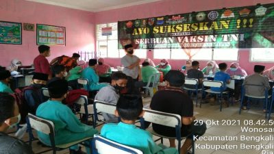 Kodim 0303/Bengkalis Bersama Relawan Covid-19 Gelar Vaksinasi di MTS Negeri 1 Bengkalis