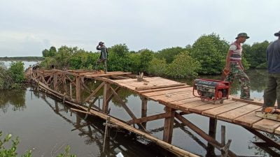 Sasaran Fisik Pembangunan Jembatan, Telah Masuk Tahap Pemasangan Papan Lantai