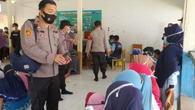 Vaksinasi Umum di Pulau Terbakar, Kapolsek Tabir Ulu Pantau dan Buka Acara Vaksinasi