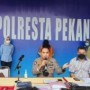 Ket : Konferensi Pers Polresta Pekanbaru pimpin langsung Kombes Pol. Dr. Pria Budi, S.I.K., M.H., (foto/Istimewa)