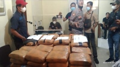 Sat Narkoba Polres Merangin Amankan Empat Karung Ganja Yang Ditemukan Warga Mentawak