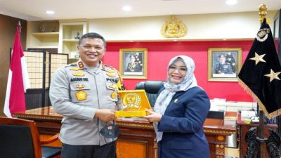 Panglima Sama Diraja RMB – LHMR Tun Sri Intsiawati Ayus Ucapkan Selamat Penabalan Gelar Adat Kapolda Riau