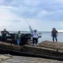 Teks foto : Satreskrim Polres Kepulauan Meranti amankan 1 Kapal bermuatan ribuan batang kayu bakau bersandar di dermaga.