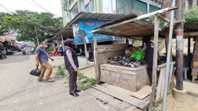 Srikandi Squad-01 Polres Merangin Himbau Tentang Peningkatan Prokes dan Membagi Masker