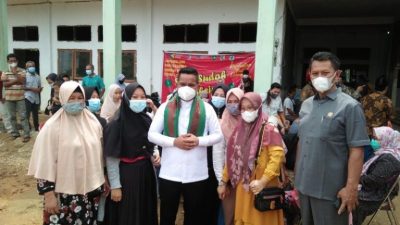 Bupati Pelalawan Tinjau Pelaksanaan Vasinasi Covid-19 Di Kecamatan Ukui