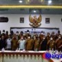 Taks foto : Bupati Aceh timur H.Hasballah bin HM Thaib SH bersama unsur dinas dan Sekdakab di gedung Serbaguna Senin (13/12).