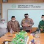 Teks foto : Irjen Iqbal ditemani PJU Polda Riau disambut oleh Ketua PW Muhammadiyah Riau Abdul Wahid (Istimewa).