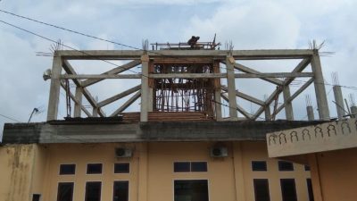 Sedang Direnovasi, Ketua PWNU Beri Sumbangan Ke Masjid Nurul Iman