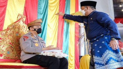 Forum Komunikasi Pemuka Masyarakat Riau Gelar Tradisi Tepuk Tepung Tawar Untuk Kapolda Riau Irjen Muhammad Iqbal
