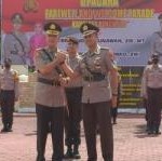 Teks foto : AKBP Hendra Gunawan, S.I.K.,M.T dan AKBP Indra Wijatmiko, S.I.K serta Personil Polres Bengkalis upacara Farewell and Welcome Parade (foto/Indra).