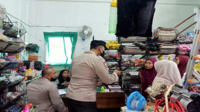 Polres Merangin Gelar Vaksinasi “Door to Door” Sasar Pertokoan Mempermudah Warga Dapatkan Vaksin Covid-19