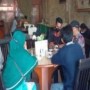 Teks foto : Tiga orang tua korban menemui sejumlah media di Bengkalis (foto/Indra).