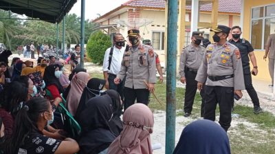 Vaksinasi Kantor Desa Air Kulim, AKBP Indra : Untuk Droopres Akan di Undi saat Lansia Sudah Mencapai 100 Persen