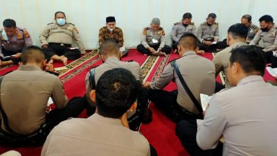 Polres Rohul Menghadirkan Langsung Al Ustadz Nawawi, S.HI Dalam Binrohtal Bagi Para Personel Polres