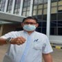 Teks foto : Aktivis Larshen Yunus (Istimewa).