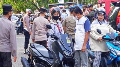 Ada Apa Gerangan di Depan Polres Merangin Pagi Ini Ramai??
