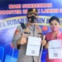 Teks foto : Kapolres Bengkalis AKBP Indra Wijatmiko,S.I.K dan Ketua Bayangkari sudah disuntik vaksin booster di aula serba guna Hok Ann (Istimewa).