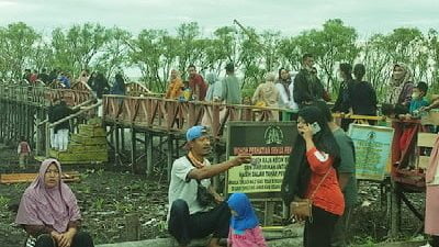 Dikelola Aktivis Peduli Lingkungan, Objek Wisata Pantai Raja Kecik Ramai Dikunjungi Wisatawan