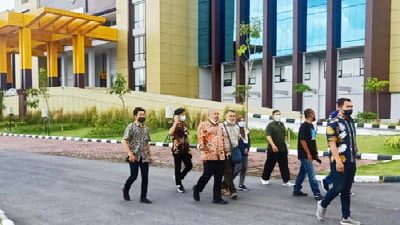 Hadiri Pemeriksaan Kasus Aktivis Larshen Yunus, Dr YK; Pihaknya Konsisten Perjuangkan Penegakan Supremasi Hukum